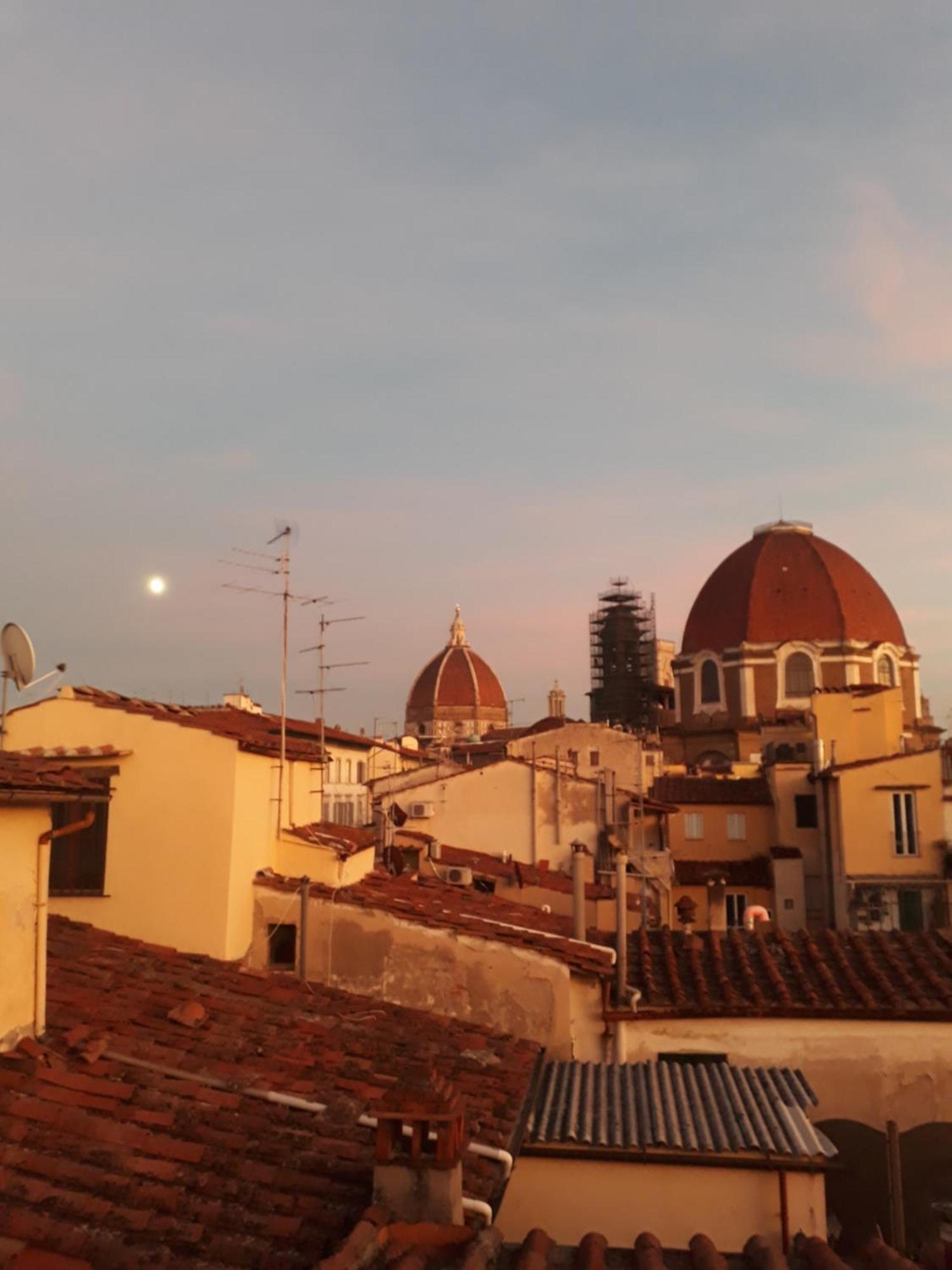 The Florence Dream Terrace - Elena Grey Bilik gambar