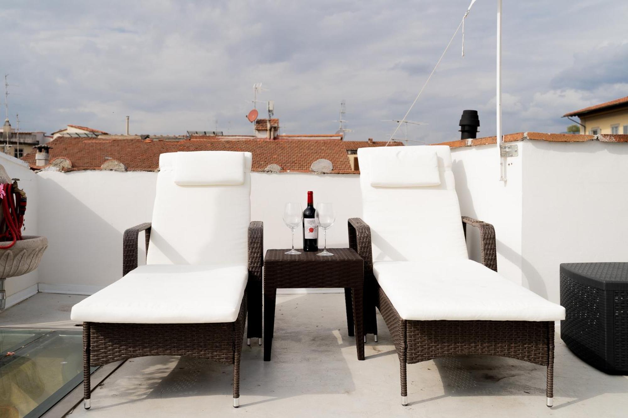 The Florence Dream Terrace - Elena Grey Bilik gambar