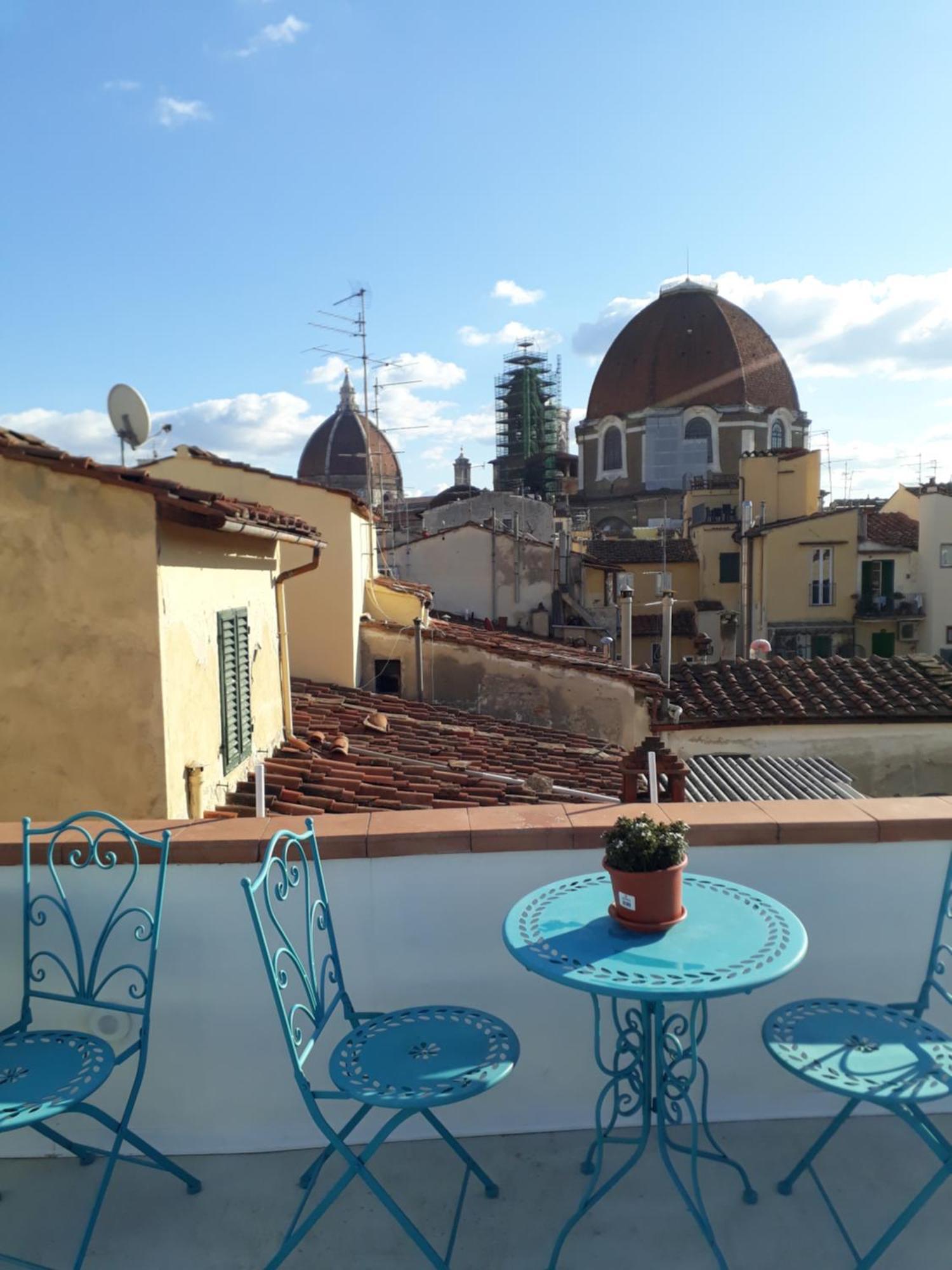 The Florence Dream Terrace - Elena Grey Bilik gambar